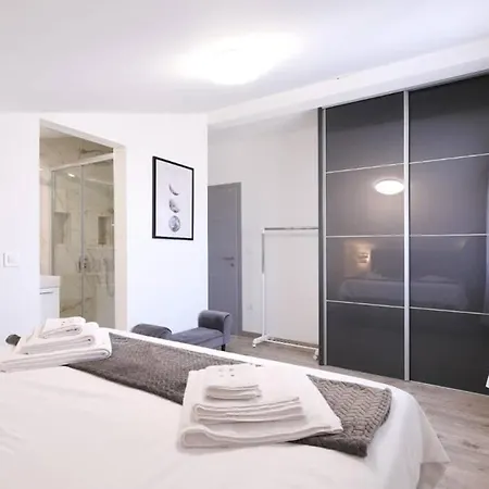 Apartament Chiara *